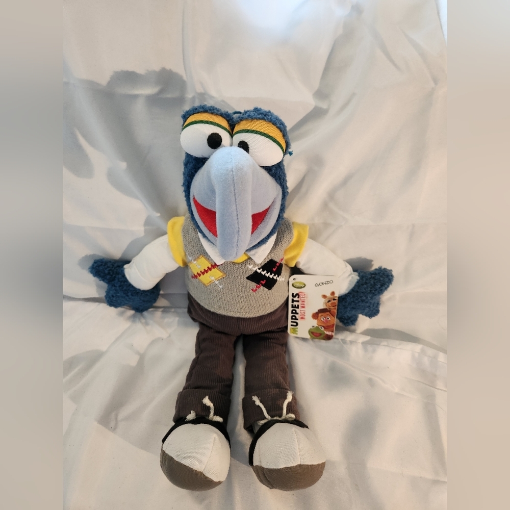 Gonzo plush from The Muppets Most Wanted Movie.  Rare find.  NWT.